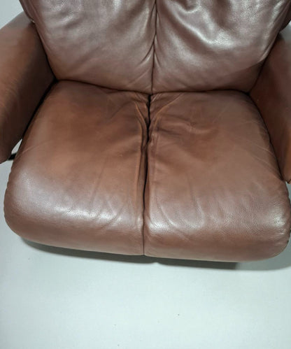 Stressless Magic lenestol (L) i brunt skinn med krakk – Ekornes kvalitet | MøbelGlede