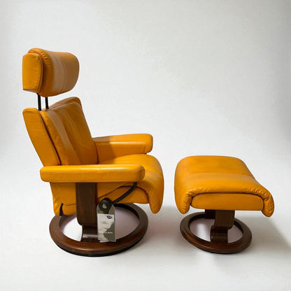 Stressless Magic (S) lenestol med krakk – oransje skinn | MøbelGlede