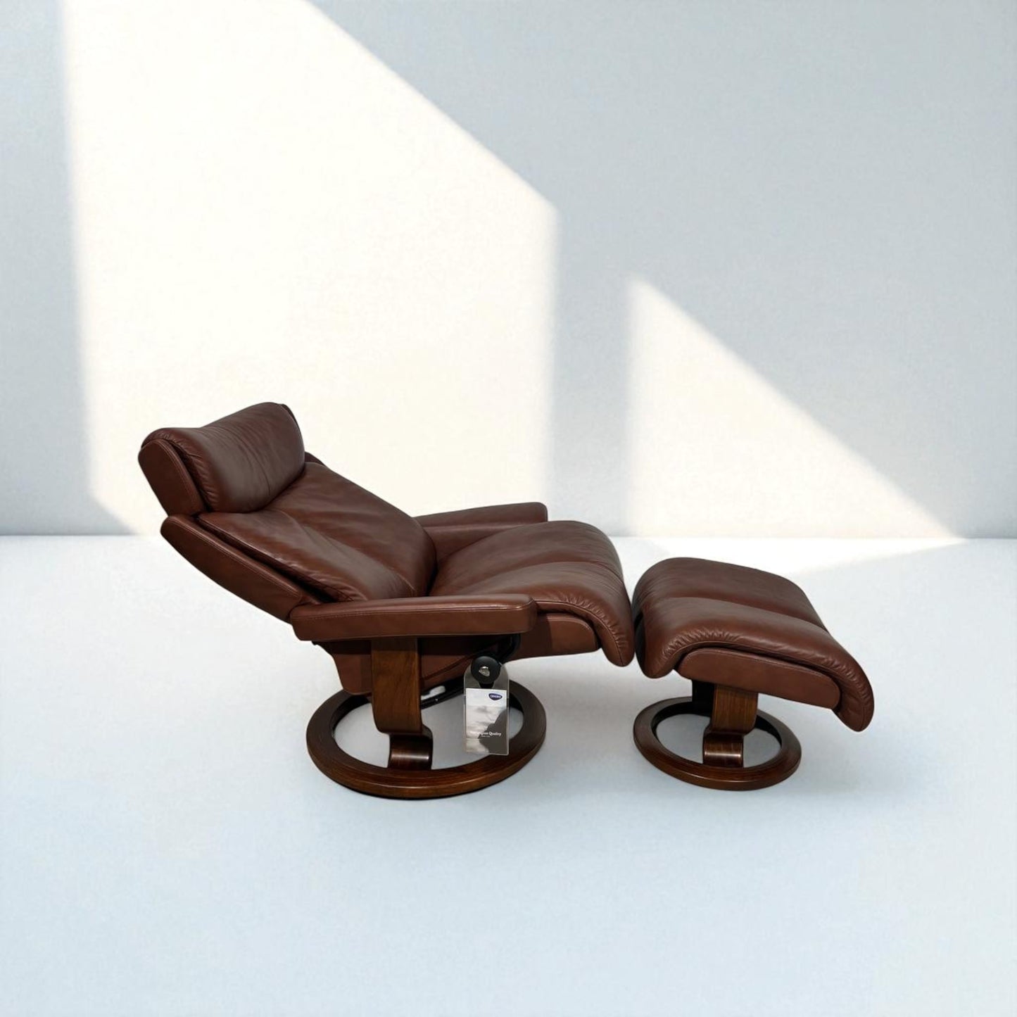 Stressless Magic lenestol med krakk – Cognac-skinn | MøbelGlede