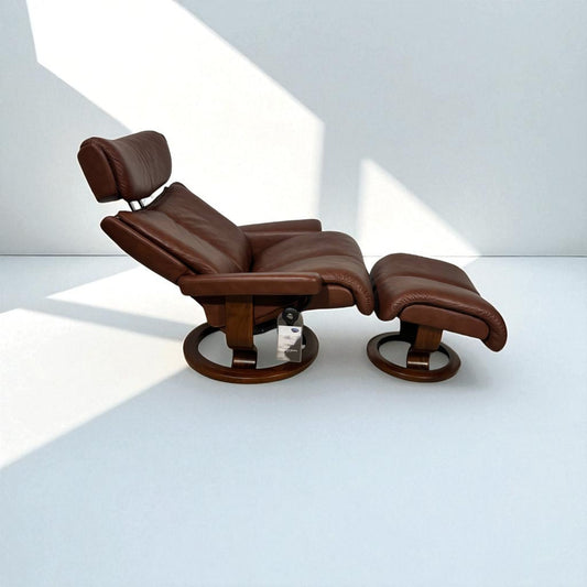 Stressless Magic lenestol med krakk – Cognac-skinn | MøbelGlede