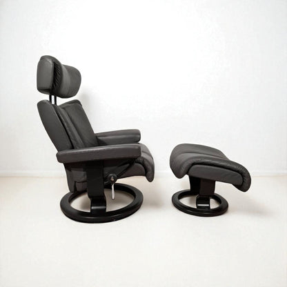 Stressless Magic lenestol grå skinn med krakk – Ekornes kvalitet | MøbelGlede