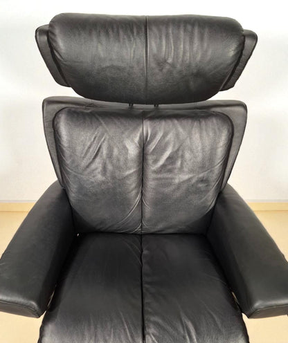 Stressless Magic lenestol svart skinn med krakk – Ekornes kvalitet | MøbelGlede