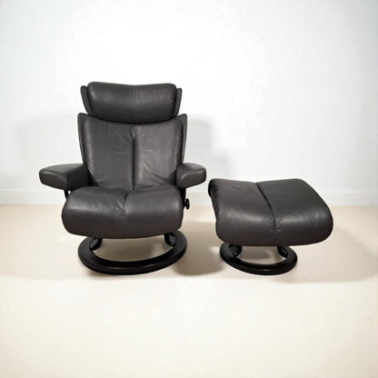 Stressless Magic lenestol grå skinn med krakk – Ekornes kvalitet | MøbelGlede
