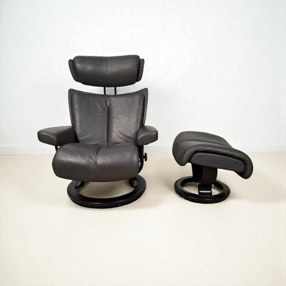 Stressless Magic lenestol grå skinn med krakk – Ekornes kvalitet | MøbelGlede