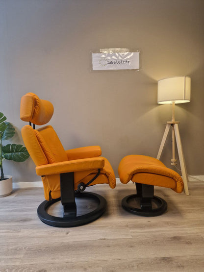 PENT BRUKT | Stressless Magic (M) lenestol med krakk i oransje