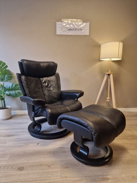 Brukt Stressless Magic (M) lenestol m/krakk i svart - frontvisning
