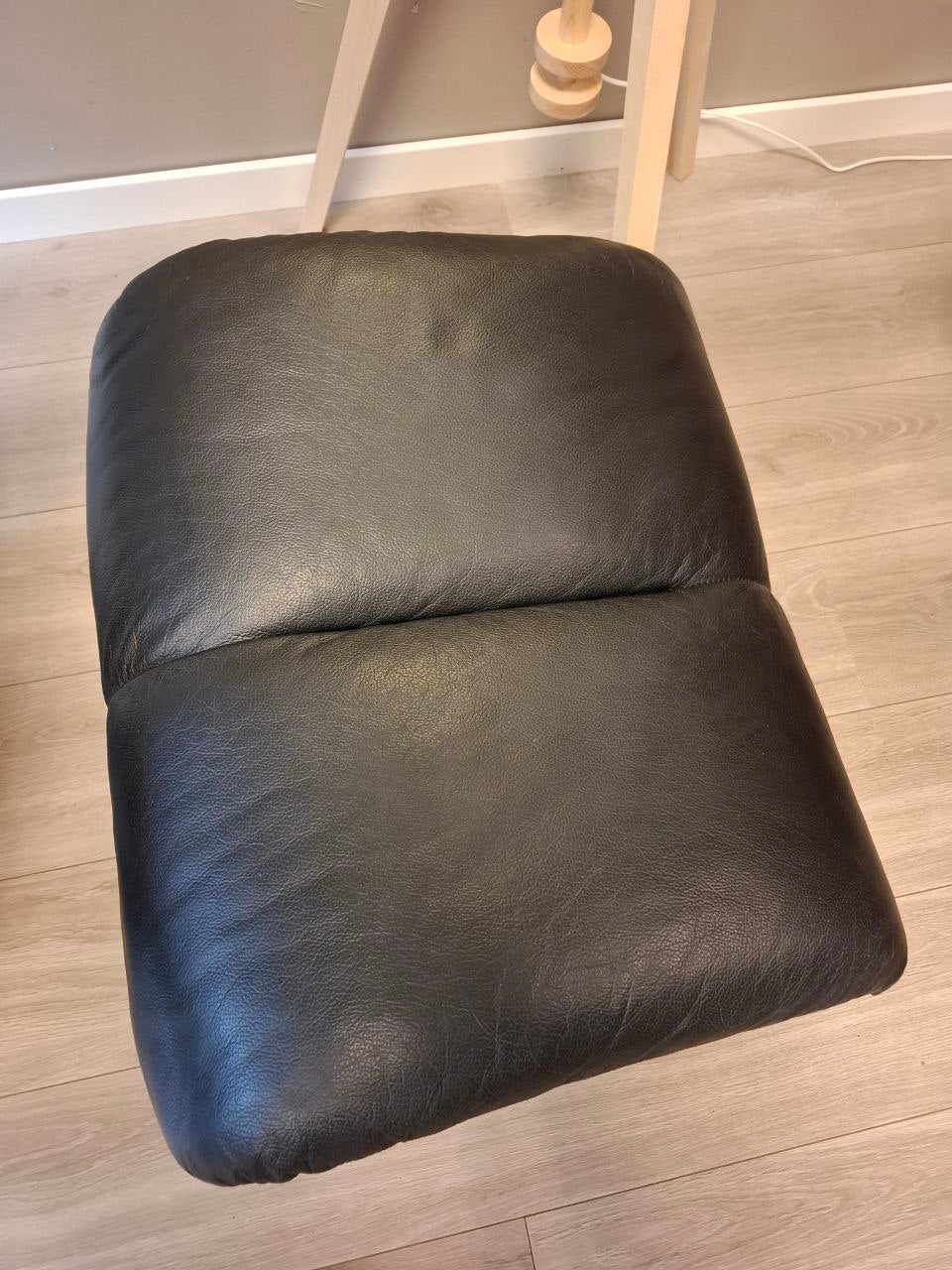 Stressless Magic (M) lenestol m/krakk i svart
