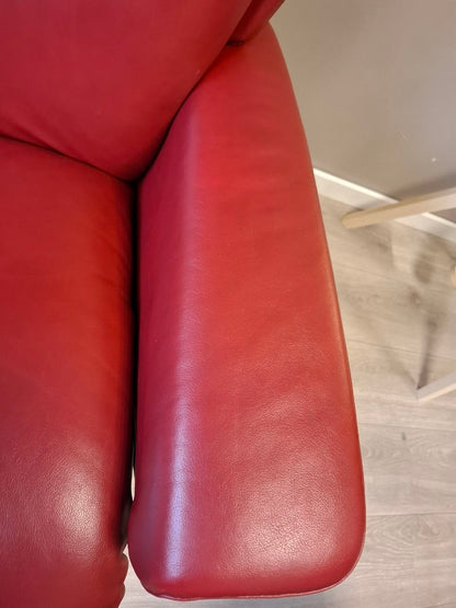 Stressless Magic (M) Lenestol med Krakk i Rødt Skinn