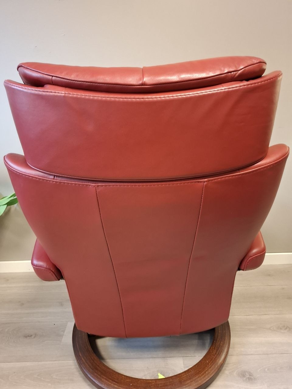 Stressless Magic (M) Lenestol med Krakk i Rødt Skinn