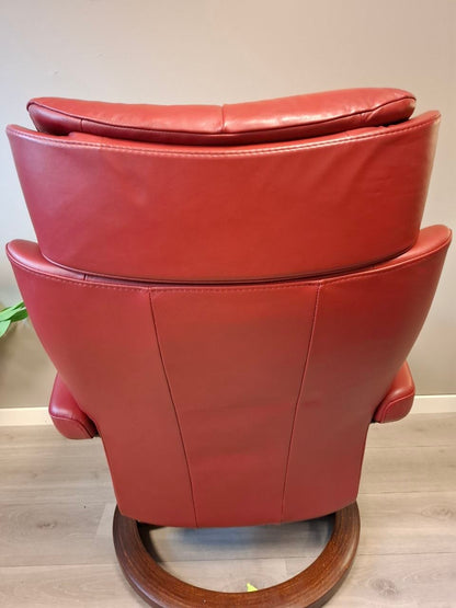 Stressless Magic (M) Lenestol med Krakk i Rødt Skinn