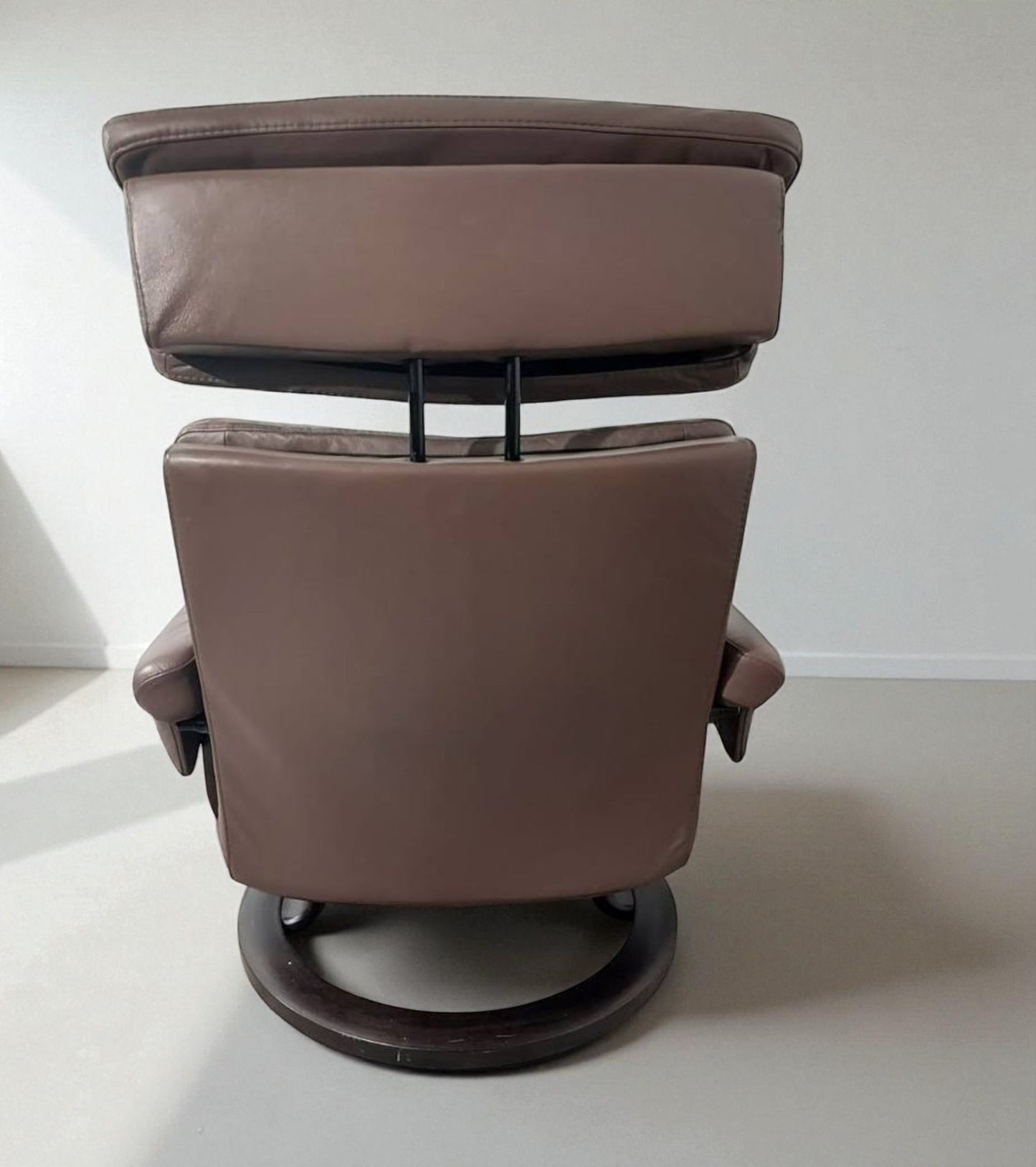 Stressless Memphis (M) Lenestol – brun Skinn | Pent Brukt