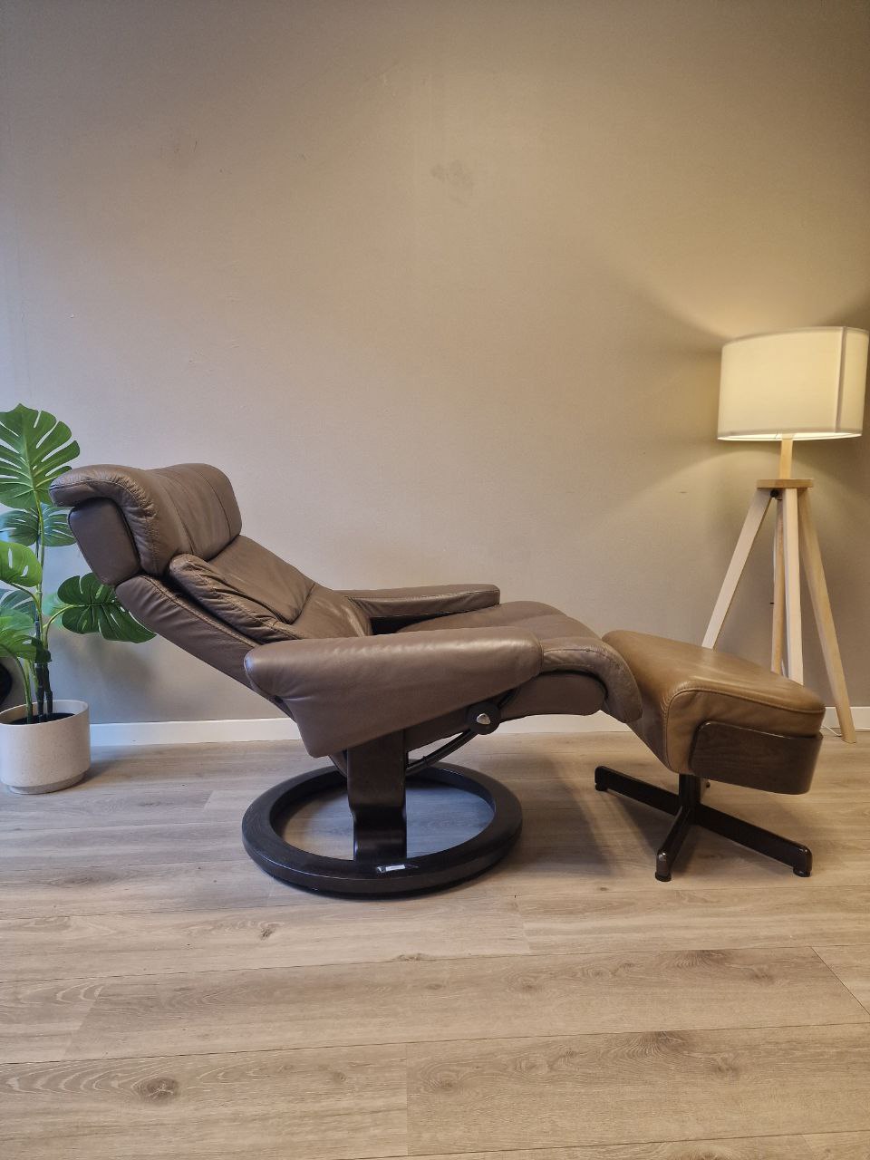 Stressless Memphis lenestol m.krakk i lys brun