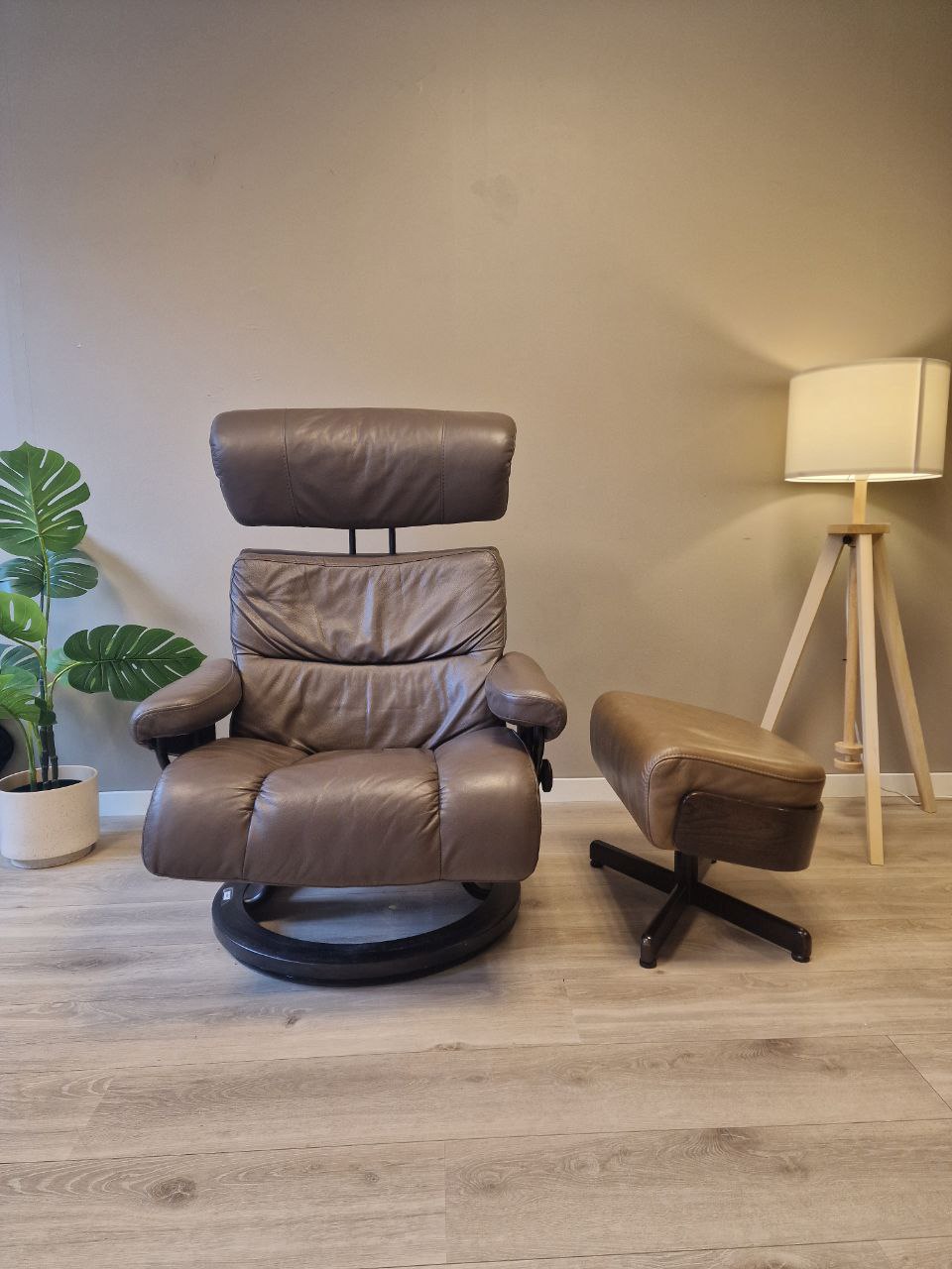 Stressless Memphis lenestol m.krakk i lys brun