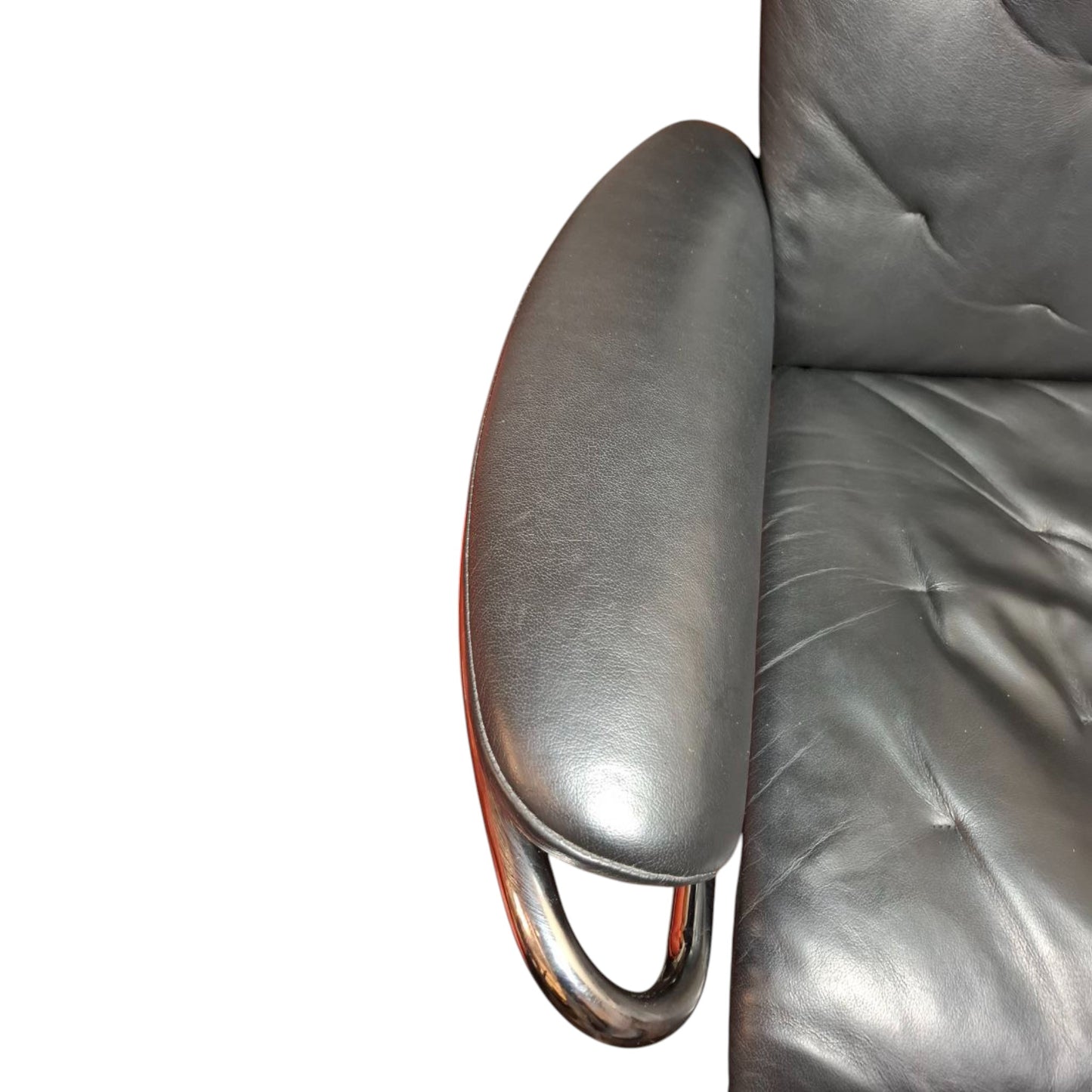 Stressless Metro med krakk i svart skinn – Kupp hos MøbelGlede