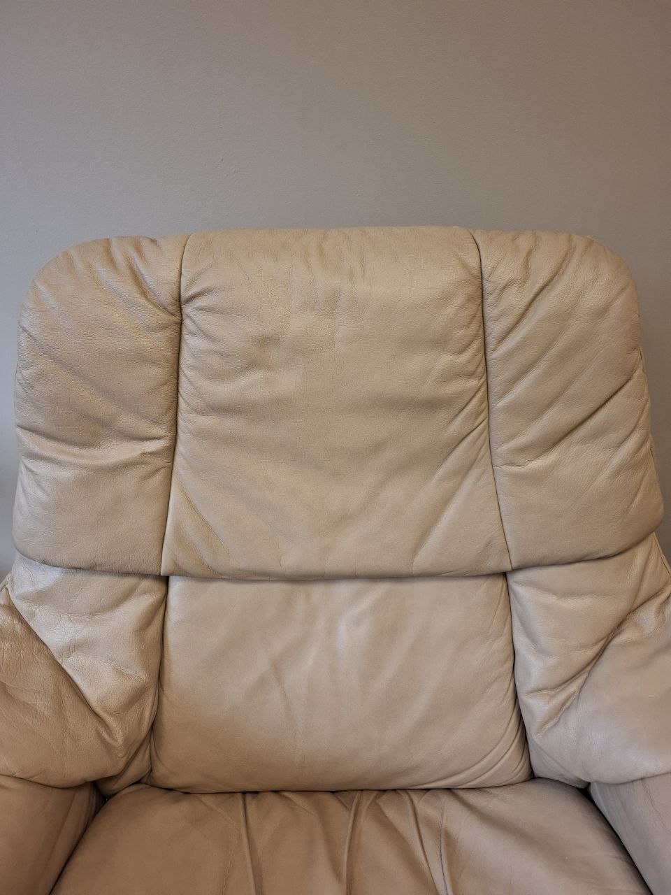 Stressless Reno (L) signatur lenestol m/krakk i beige skinn