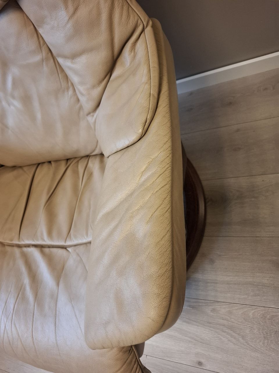 Stressless Reno (L) signatur lenestol m/krakk i beige skinn
