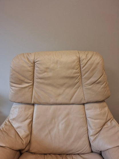 Stressless Reno (L) signatur lenestol m/krakk i beige skinn
