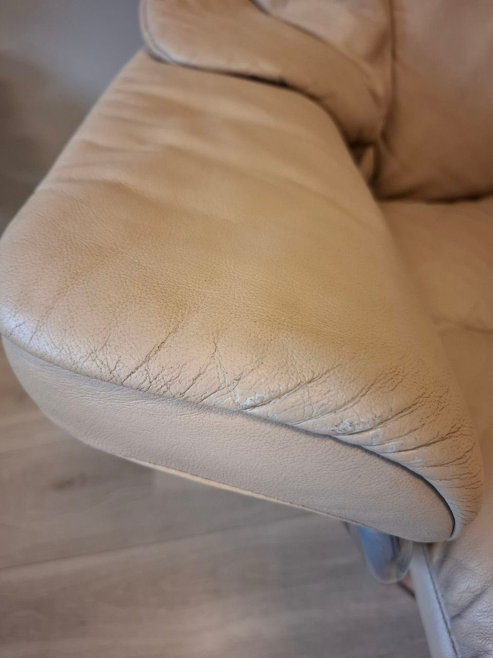 Stressless Reno (L) signatur lenestol m/krakk i beige skinn