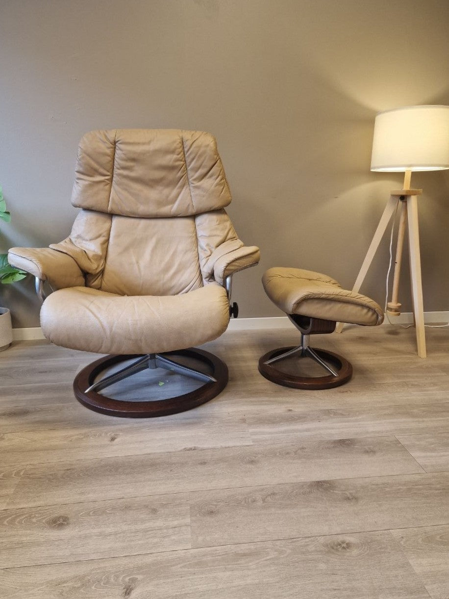 Stressless Reno (L) signatur lenestol m/krakk i beige skinn