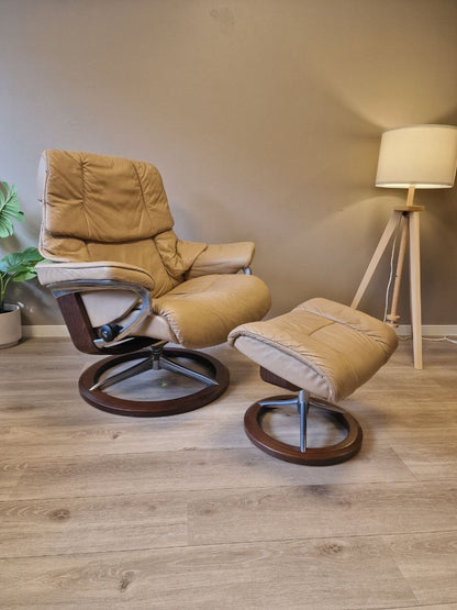 Stressless Reno (L) signatur lenestol m/krakk i beige skinn