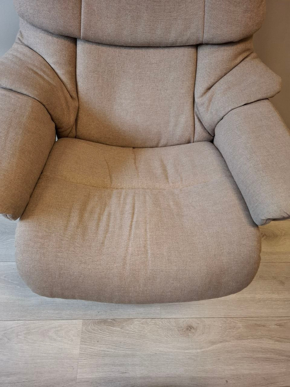 Brukt Stressless Reno (M) lenestol m/krakk i beige - helvisning