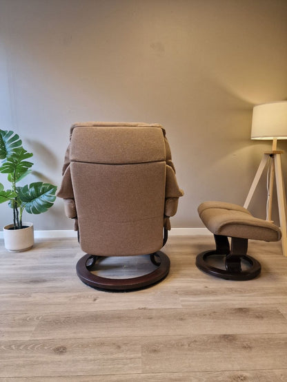 Brukt Stressless Reno (M) lenestol m/krakk i beige - med krakk