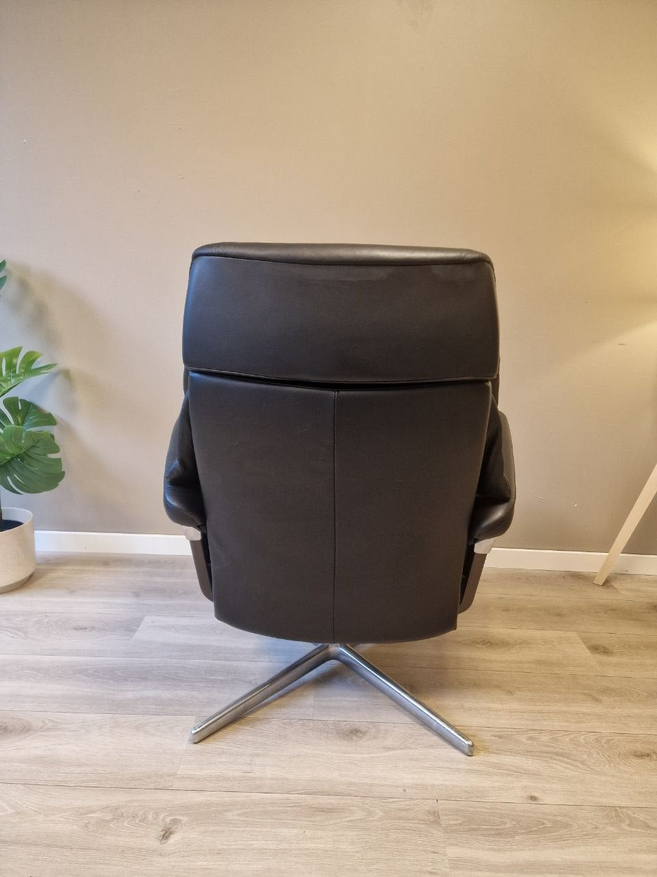 Stressless Ruby lenestol m/krakk i sort