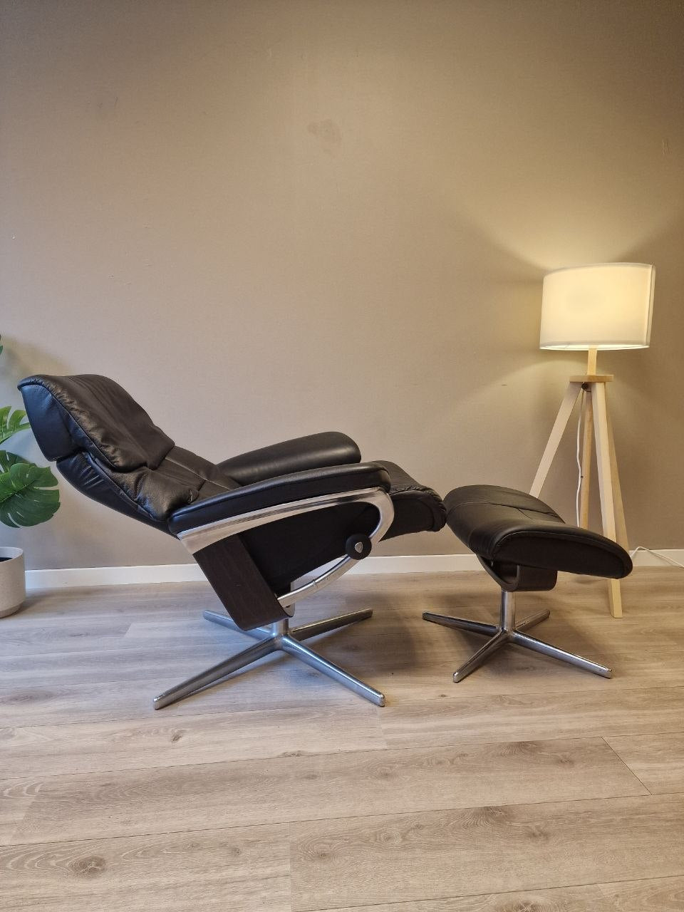 Stressless Ruby lenestol m/krakk i sort