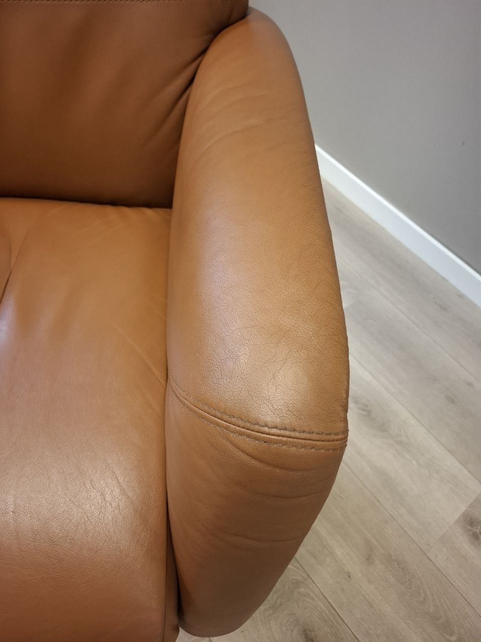 Stressless® Scott motorisert lenestol i cognac skinn