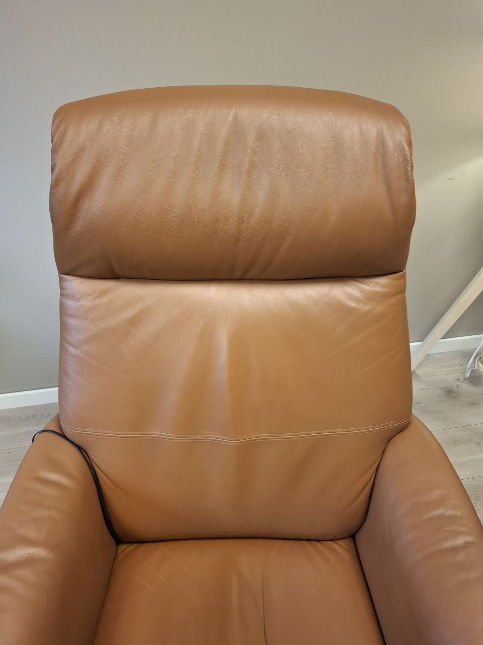 Stressless® Scott motorisert lenestol i cognac skinn