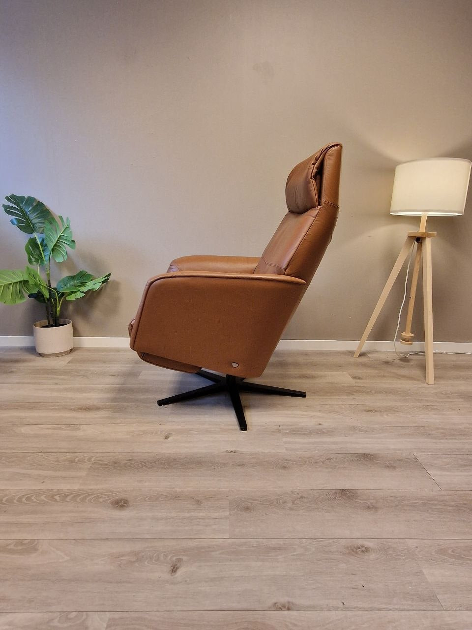 Stressless® Scott motorisert lenestol i cognac skinn