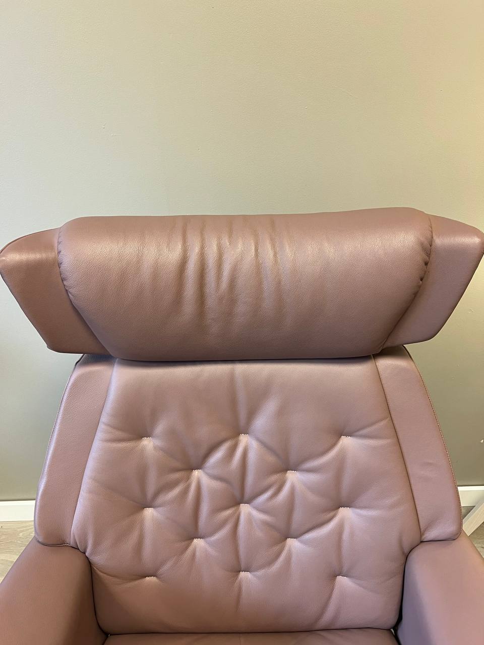 Stressless Skyline (s) lenestol m/krakk i Dusty Rose skinn