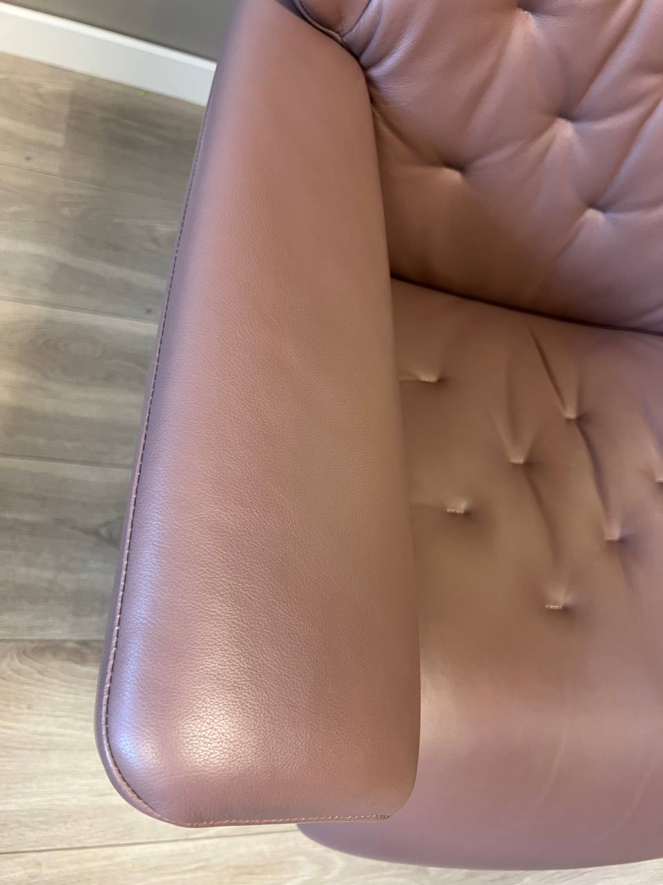 Stressless Skyline (s) lenestol m/krakk i Dusty Rose skinn
