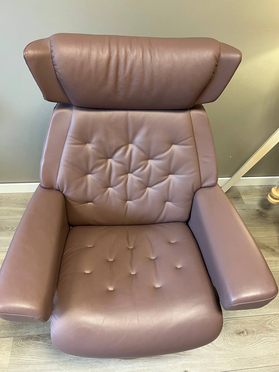 Stressless Skyline (s) lenestol m/krakk i Dusty Rose skinn
