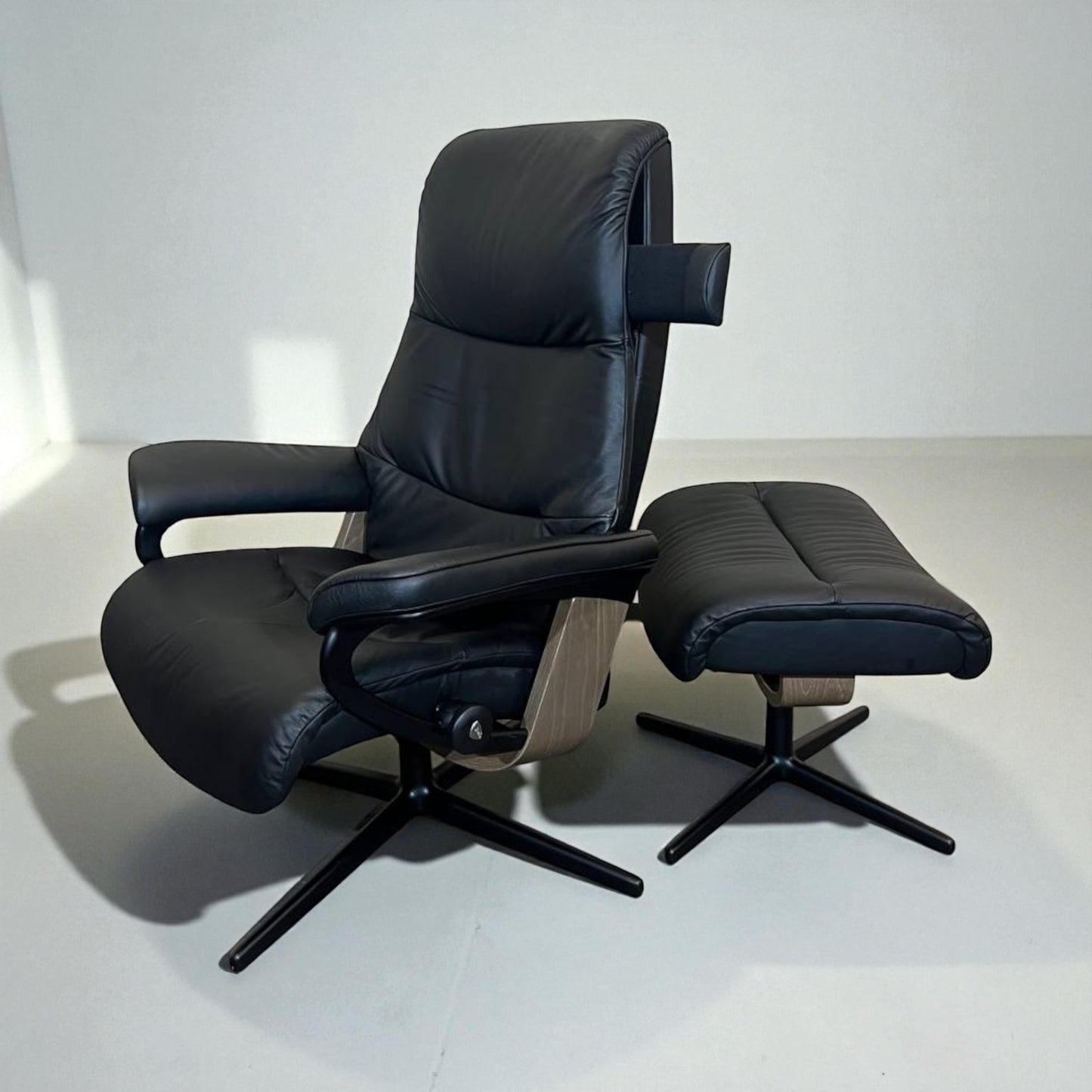 Stressless View hvilestol Western Grå med krakk – Sjelden mulighet | MøbelGlede