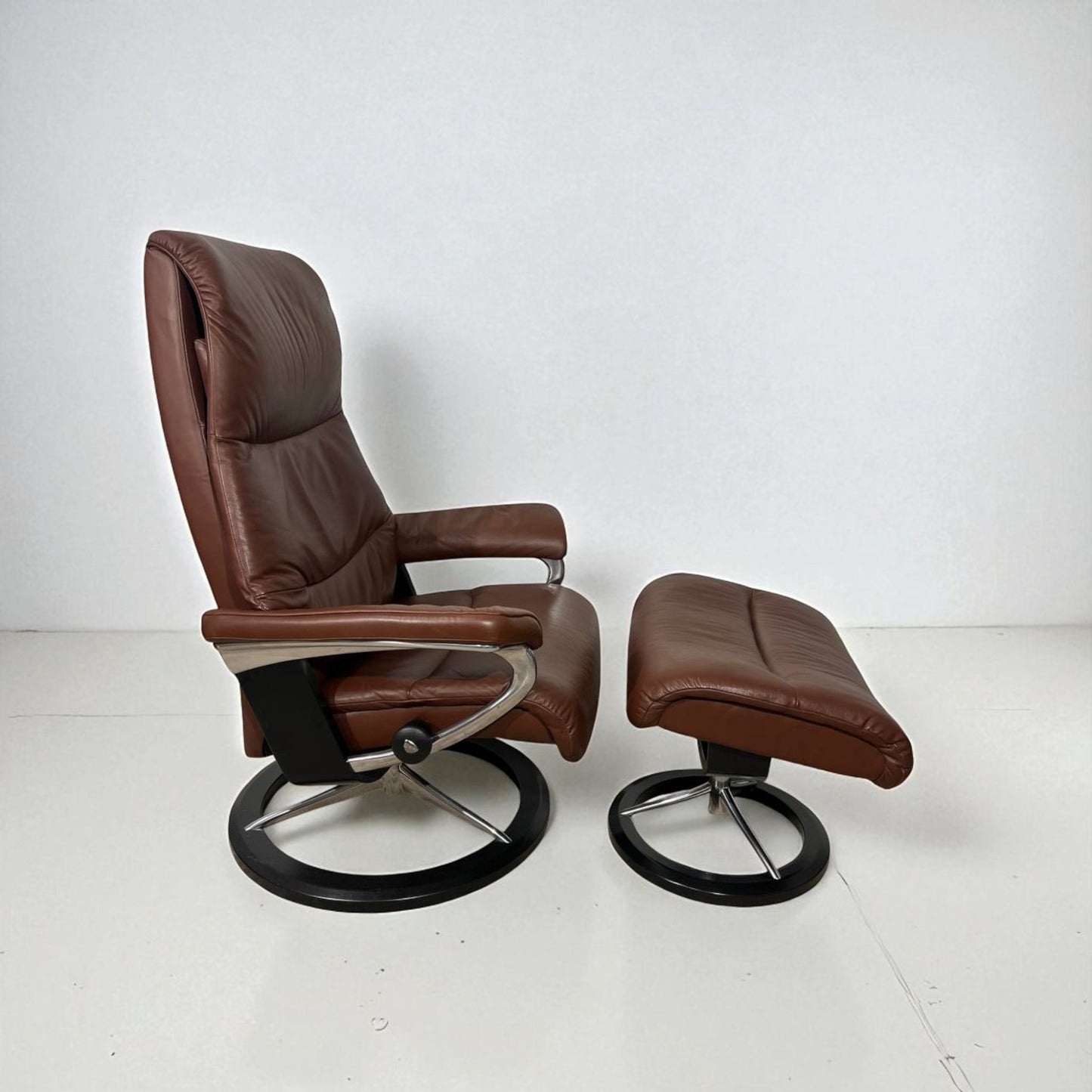 Stressless View lenestol med krakk – Signatur understell