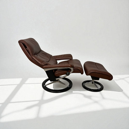 Stressless View lenestol med krakk – Signatur understell