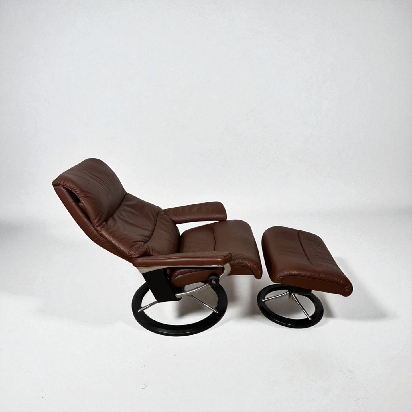 Stressless View lenestol med krakk – Signatur understell
