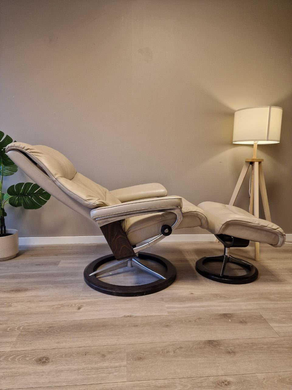 Brukt Stressless View signatur lenestol m/krakk i beige - skravisning