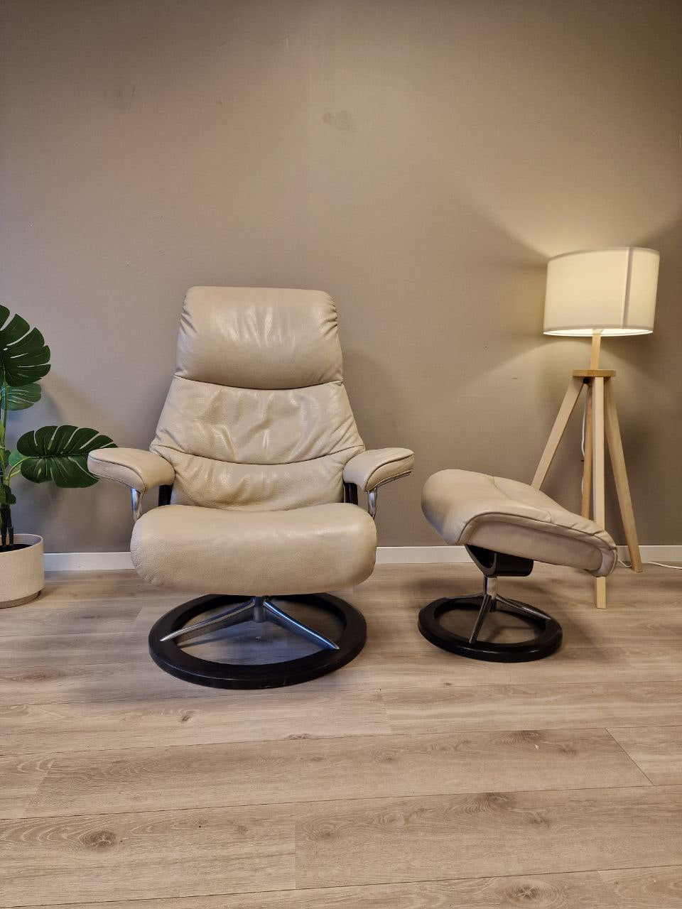 Brukt Stressless View signatur lenestol m/krakk i beige - bakvisning