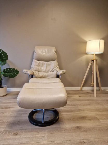 Brukt Stressless View signatur lenestol m/krakk i beige - med krakk