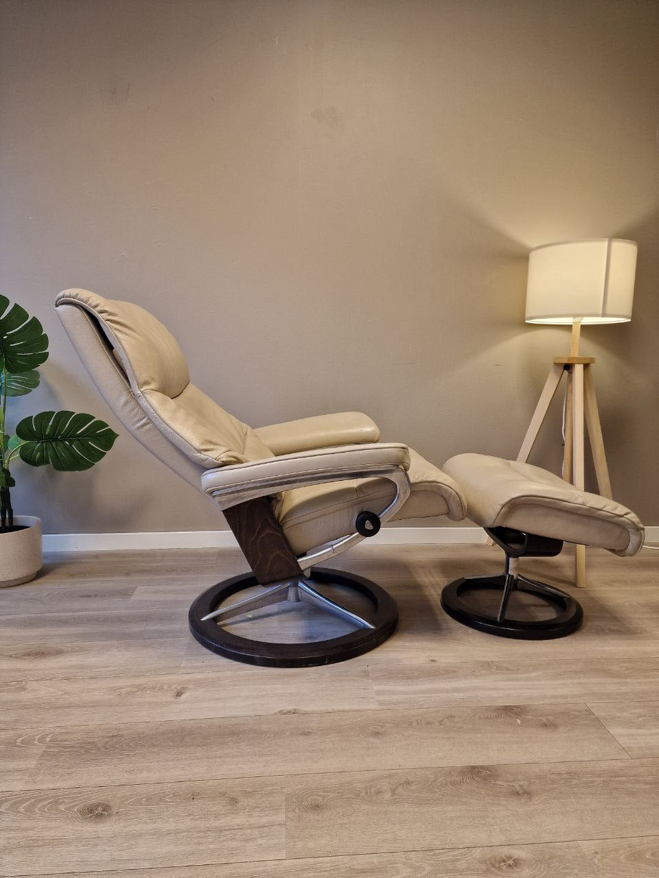 Brukt Stressless View signatur lenestol m/krakk i beige - naerbilde