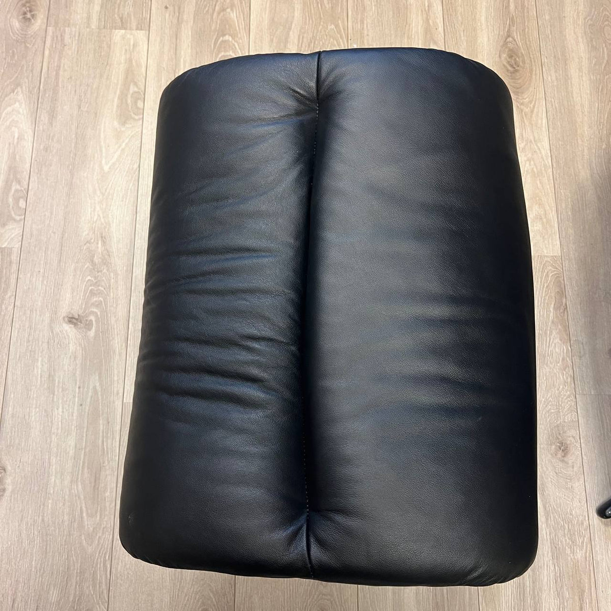 Krakken til Stressless View i svart skinn sett ovenfra
