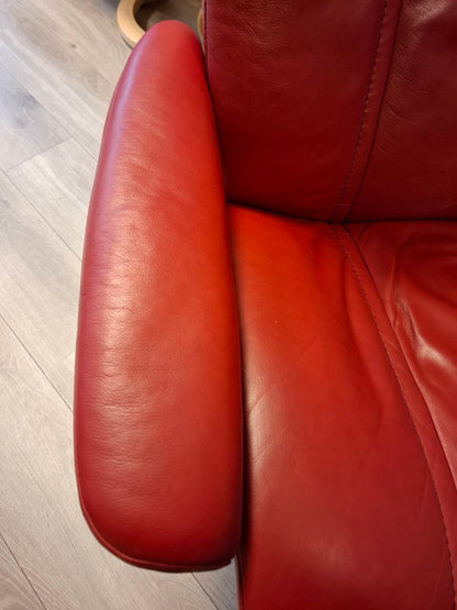 Stressless Wing (L) lenestol m/krakk i rød skinn