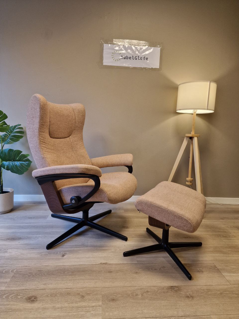 Brukt Stressless Wing (M) lenestol m/krakk i rose - frontvisning