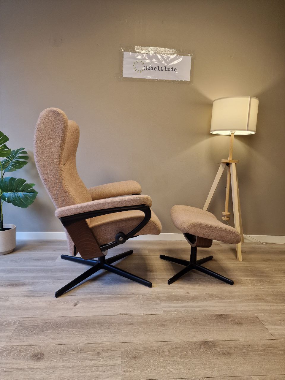 Brukt Stressless Wing (M) lenestol m/krakk i rose - skravisning