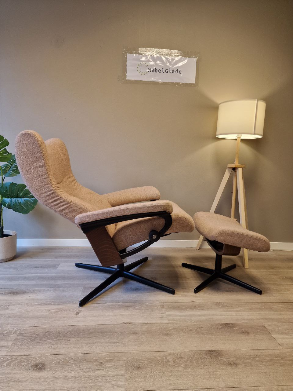 Brukt Stressless Wing (M) lenestol m/krakk i rose - sidevisning