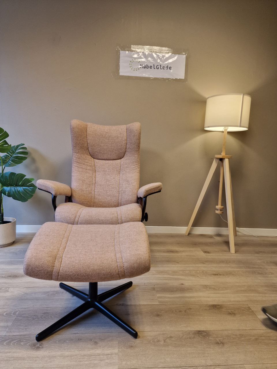 Brukt Stressless Wing (M) lenestol m/krakk i rose - bakvisning