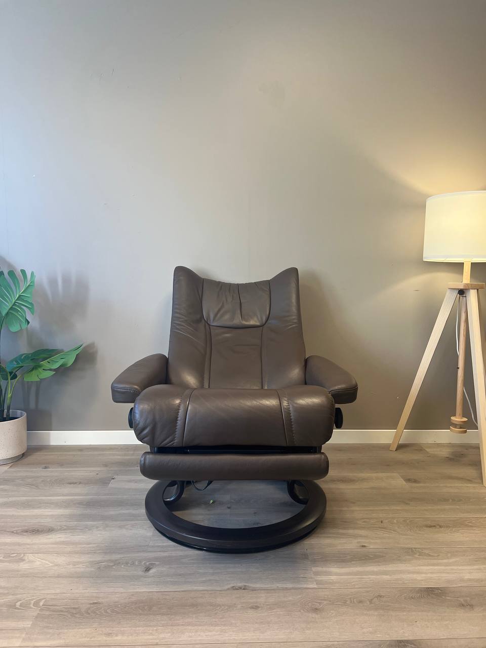 Stressless Wing Power (M) Leg&Back elektrisk lenestol Brun skinn med batteri