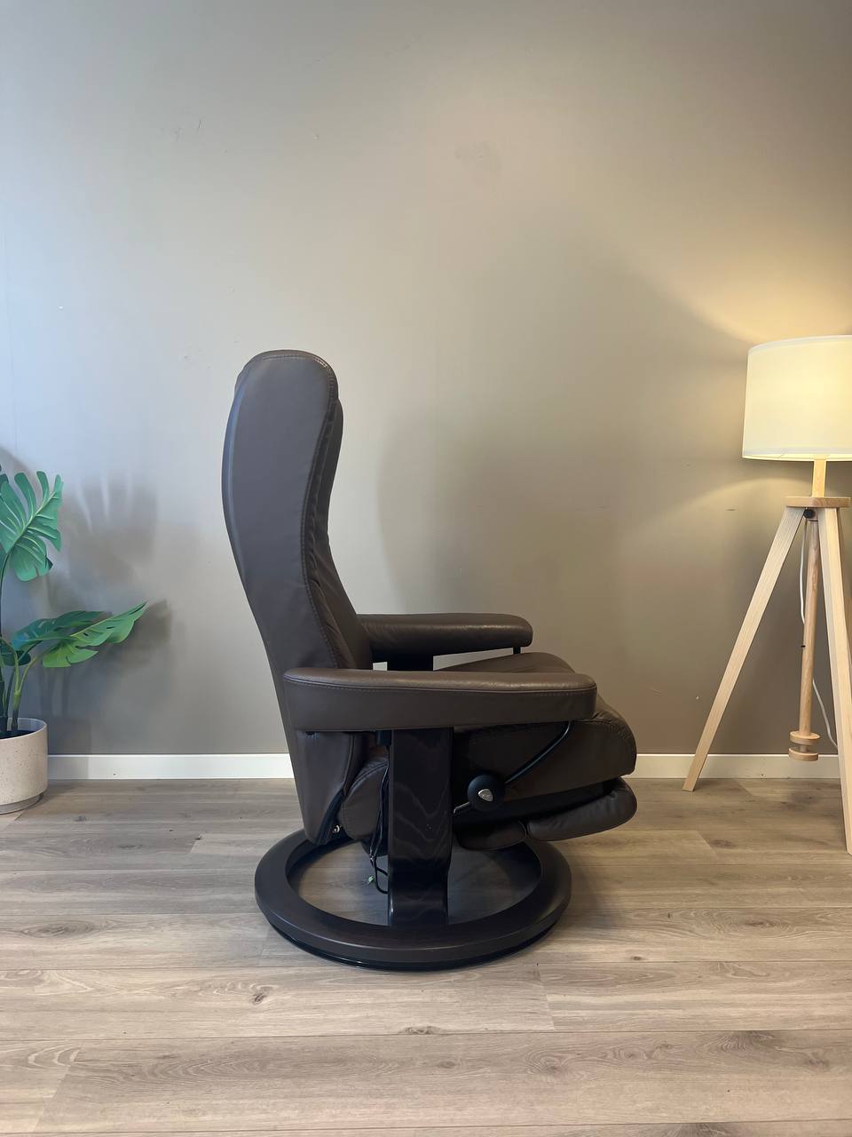 Stressless Wing Power (M) Leg&Back elektrisk lenestol Brun skinn med batteri
